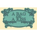 Conjunto de 2 bordados "A Bag and a Kiss"